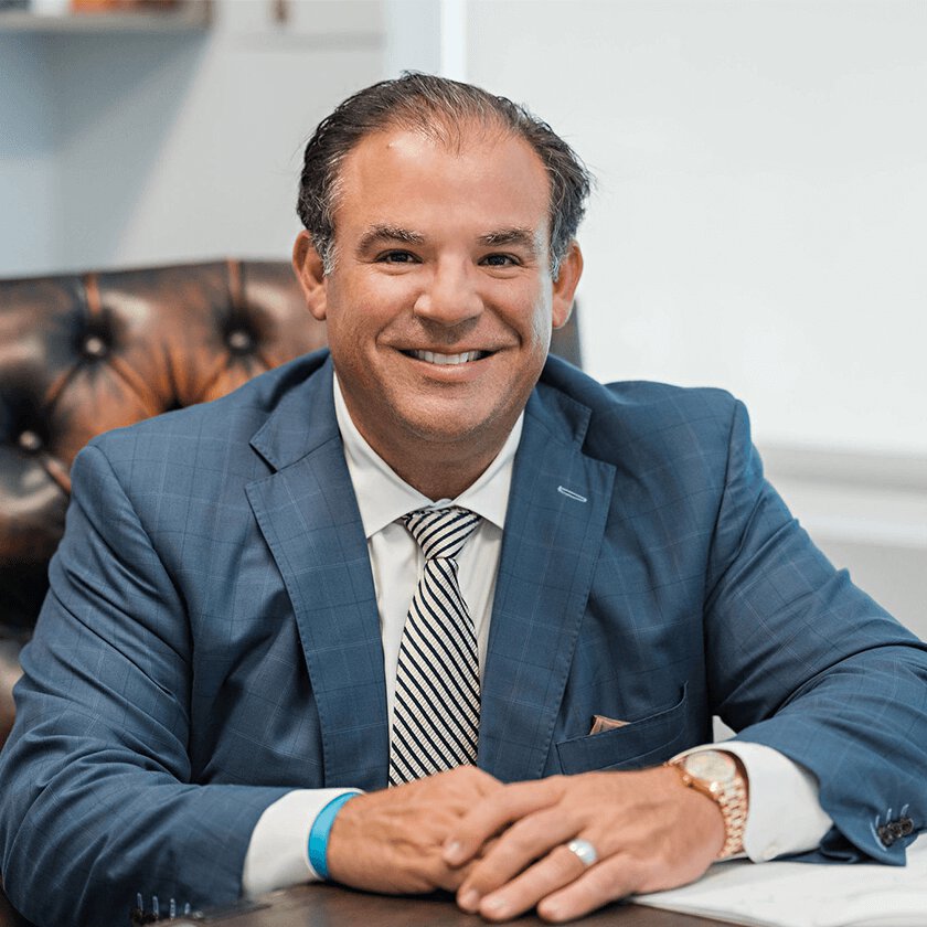 Expert FL Plastic Surgeon Dr. Roberto Garcia